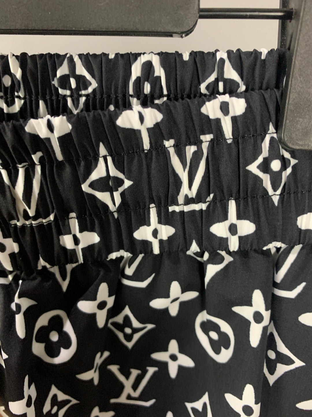 SHORTS LV Position 3