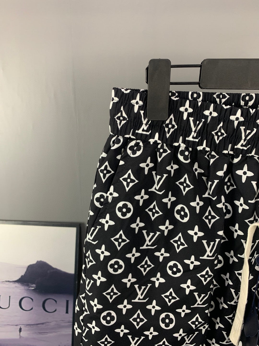 SHORTS LV Position 8