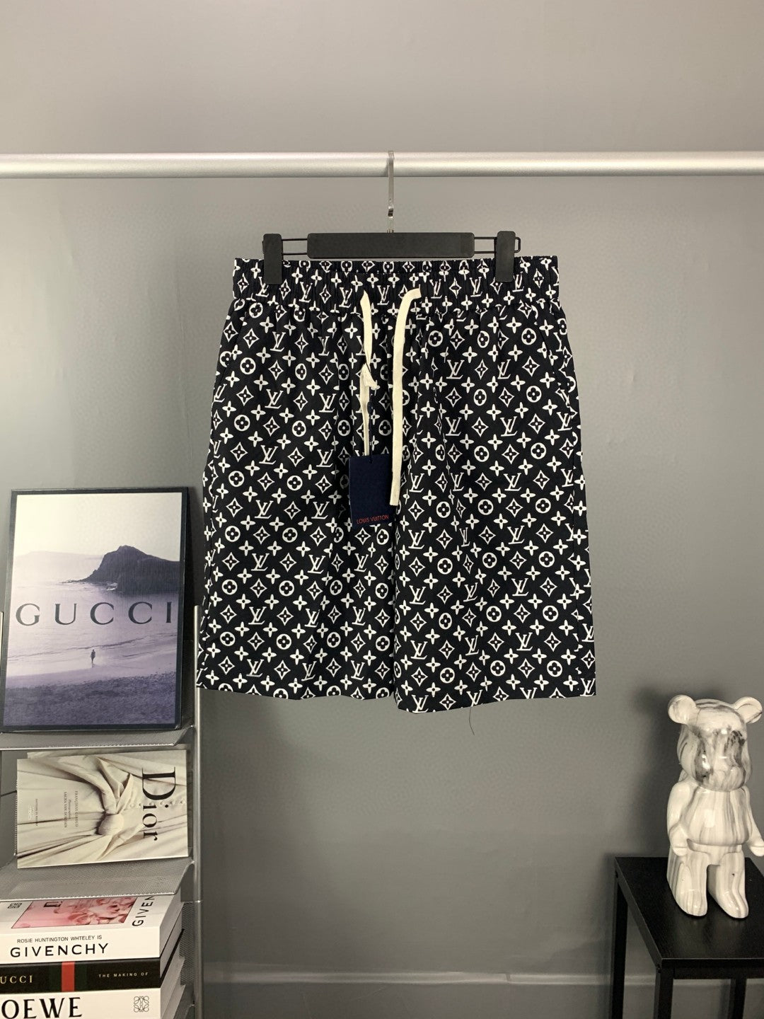 SHORTS LV Position 1