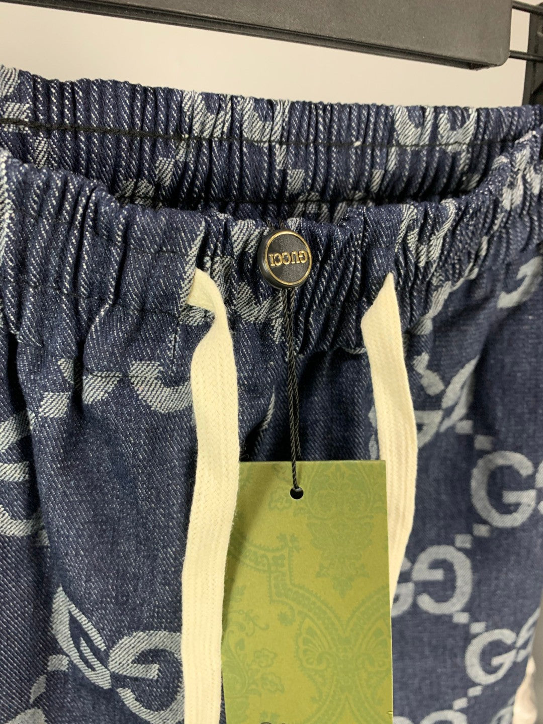 Shorts Gucci Position 3