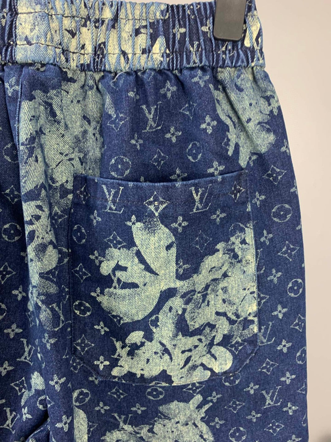SHORTS LV Position 5