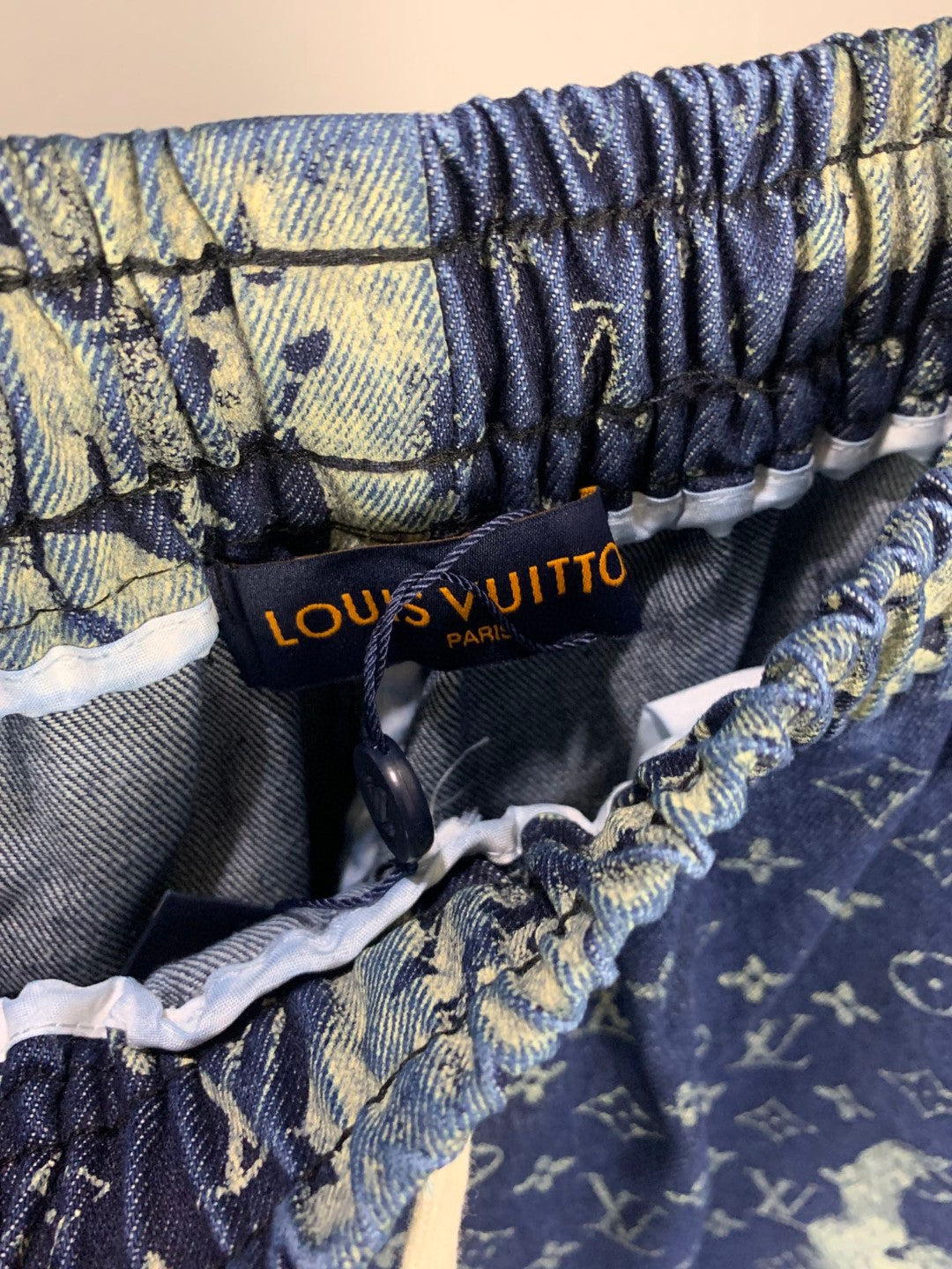 SHORTS LV Position 8