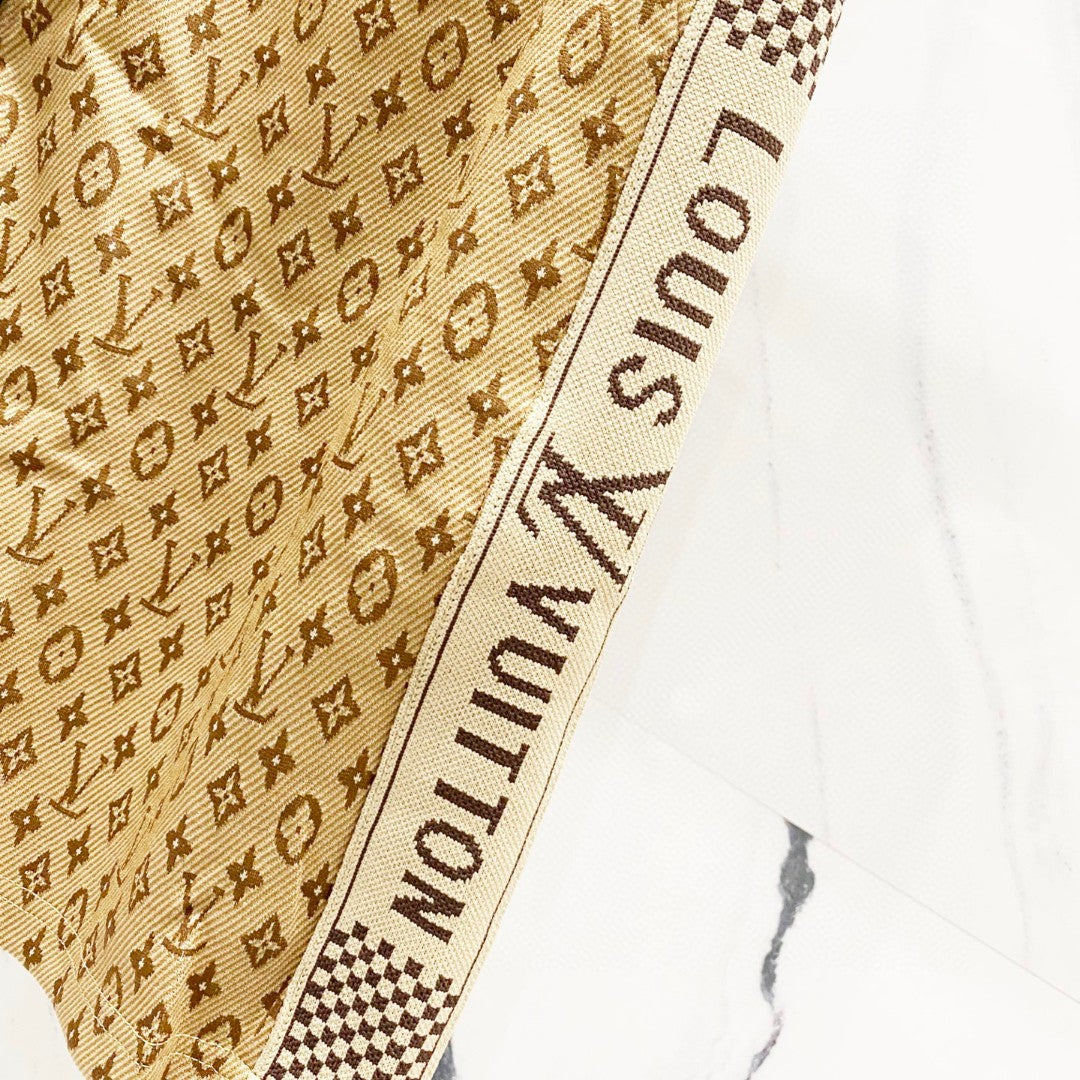 SHORTS LV Position 8
