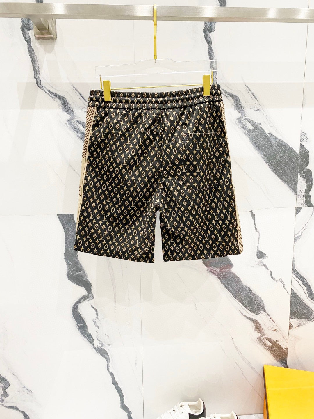 SHORTS LV Position 2
