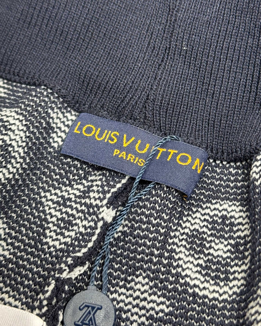SHORTS LV Position 3
