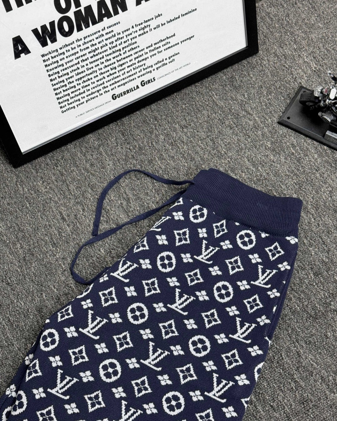 SHORTS LV Position 6
