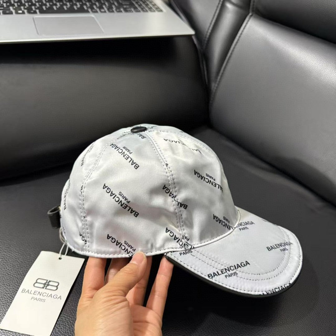 Cappellino Balenciaga Position 6