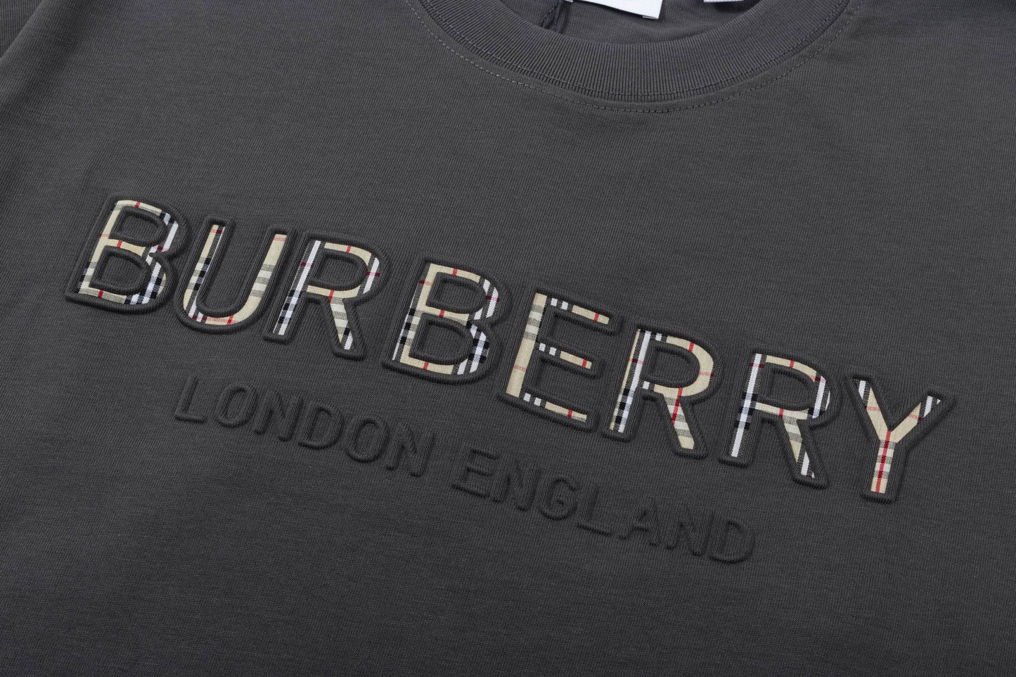 T-SHIRT BURBERRY Position 2