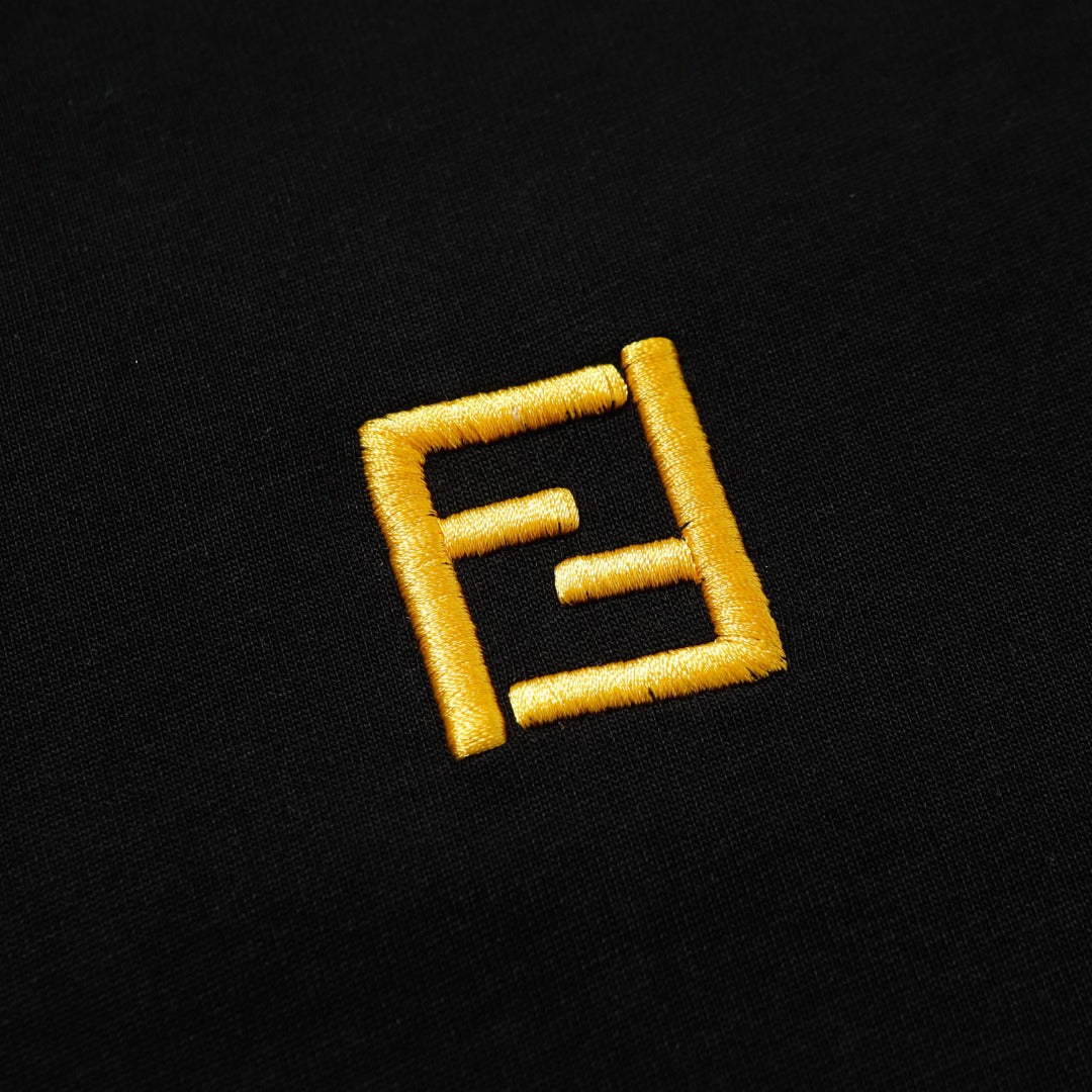 T-SHIRT FENDI Position 4