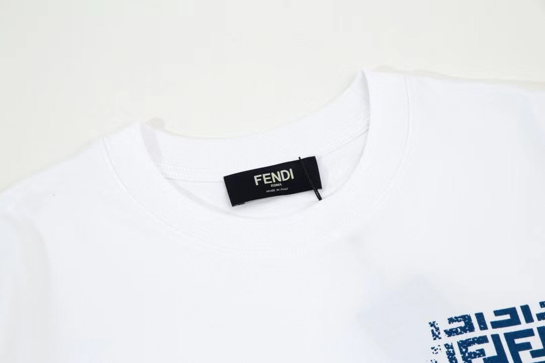 T-SHIRT FENDI Position 2