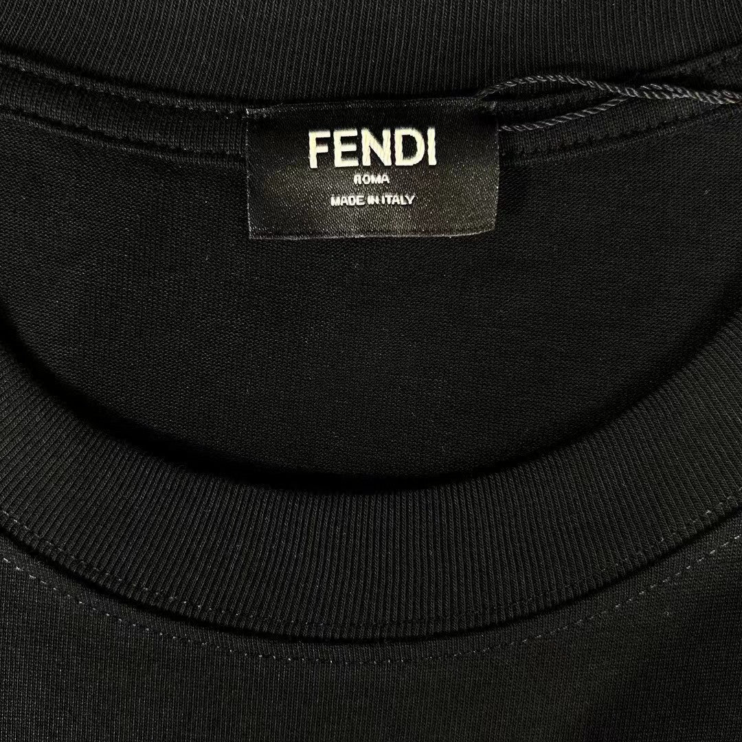 T-SHIRT FENDI Position 3