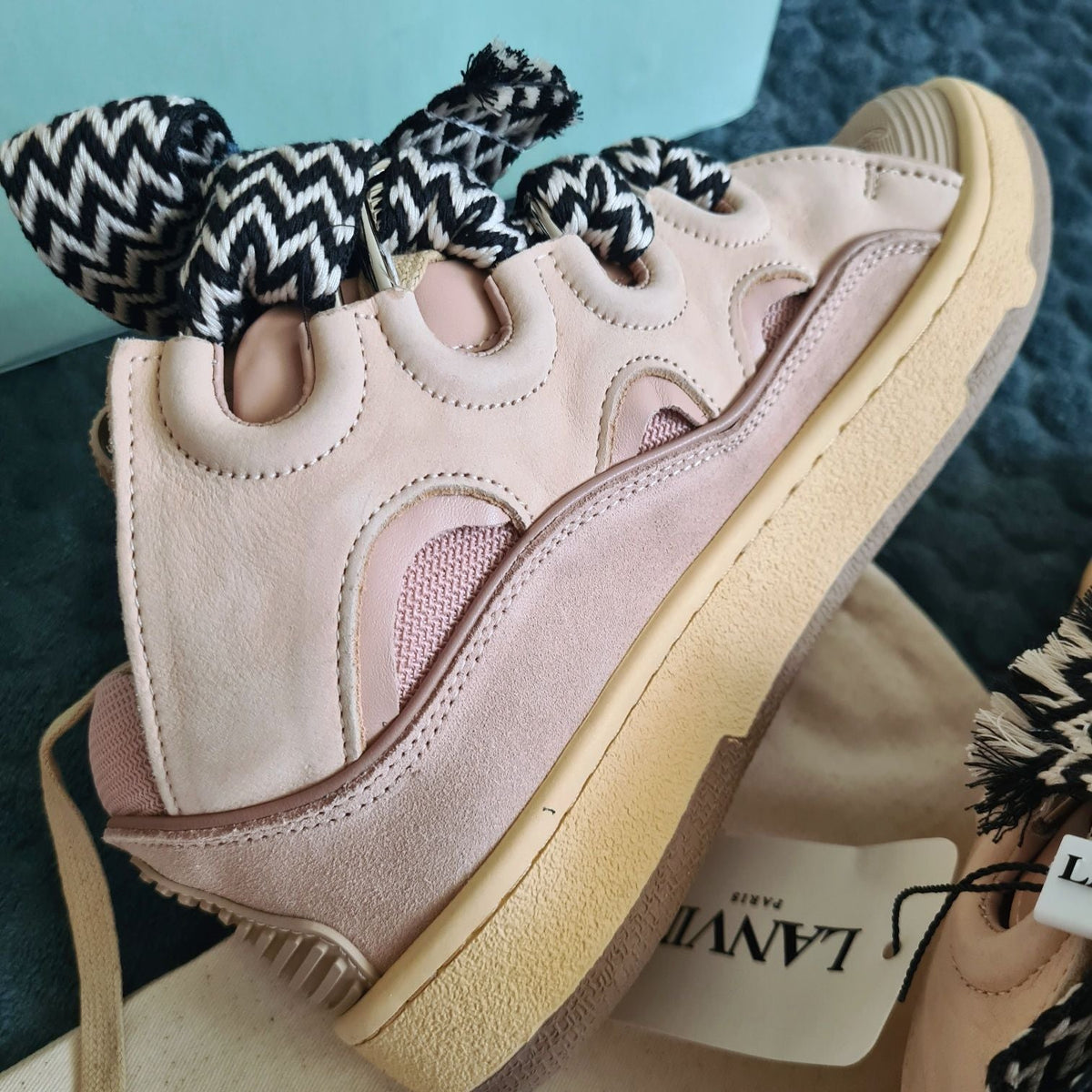 Lanvin  Curb