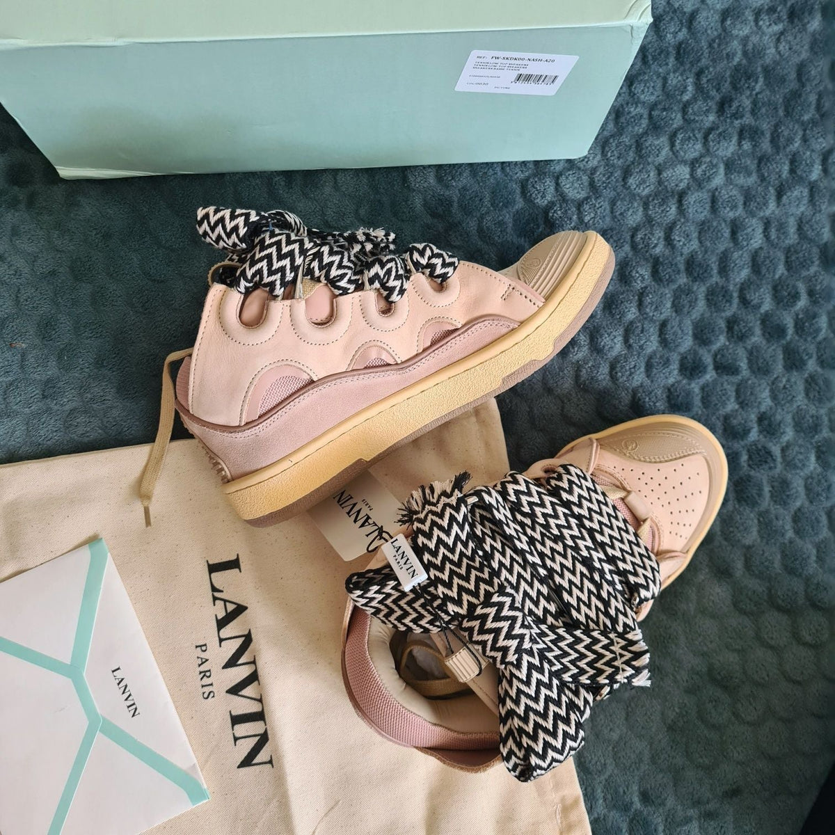 Lanvin  Curb