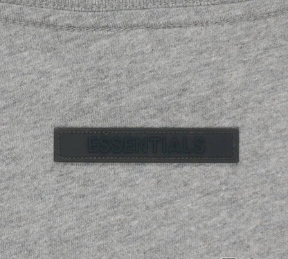 T-SHIRT ESSENTIALS Position 4