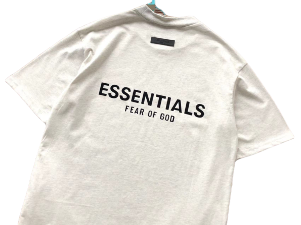 T-SHIRT ESSENTIALS Position 2