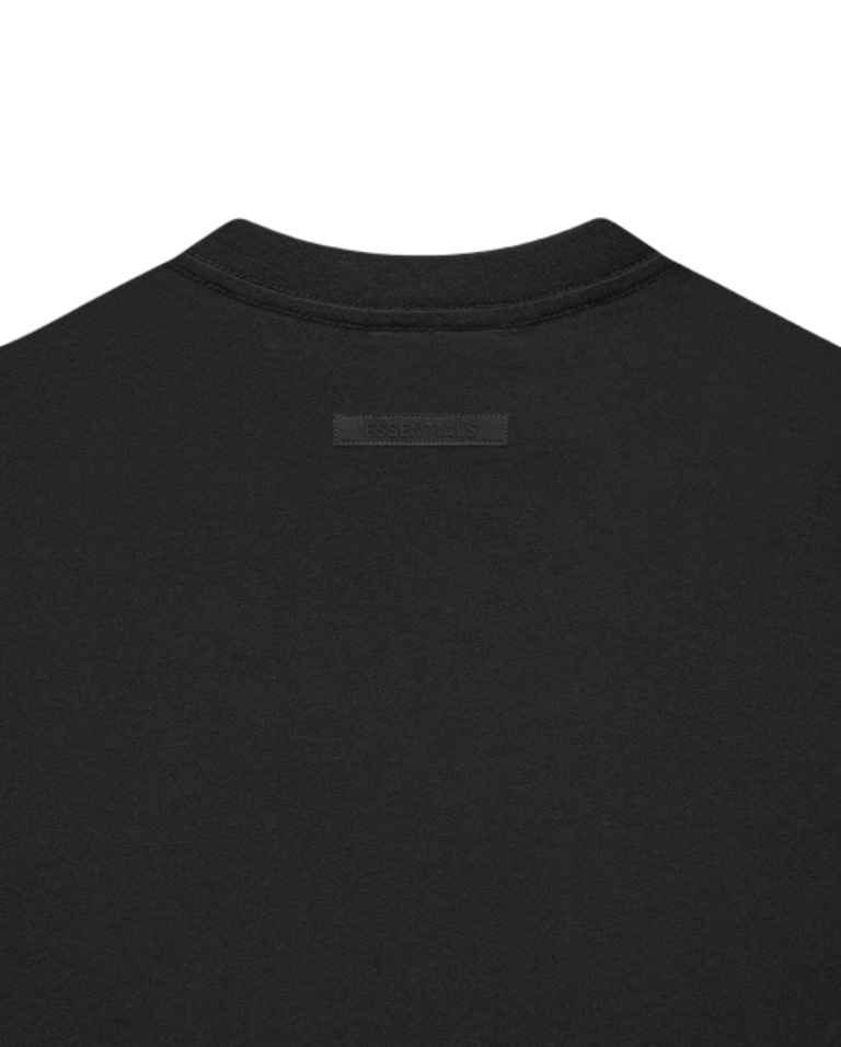 T-SHIRT ESSENTIALS Position 4