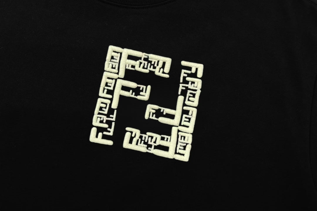 T-SHIRT FENDI Position 3