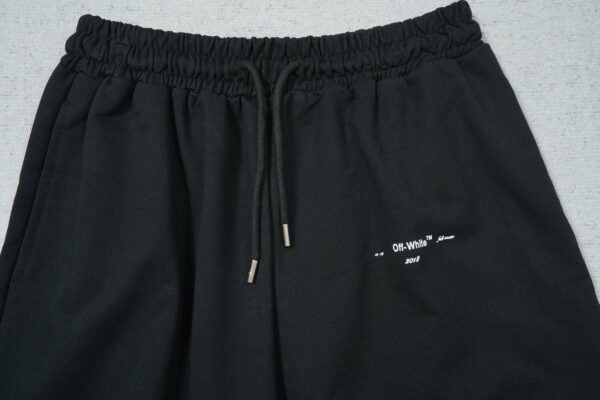 SHORTS OFF-W. Position 3